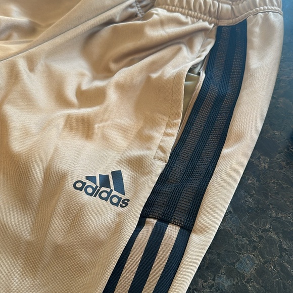 Addidas joggers mend size extra small - Picture 5 of 7